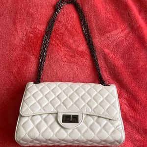 Cute casual white and black purse very spacious and fashionable purse